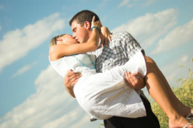 Decalogul celor fericiti: Cele 10 dovezi ca iubesti cu adevarat